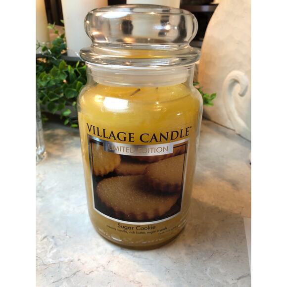 Village candle sugar cookie Large jar 21.25 ounce candle Wells, Maine - Picture 1 of 4